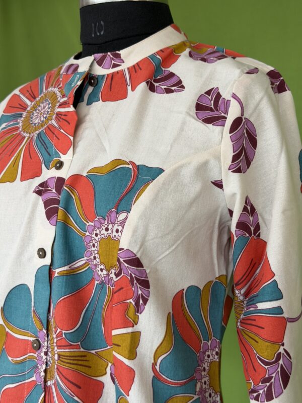 Off white cotton kurta set with multicolor floral print close-up